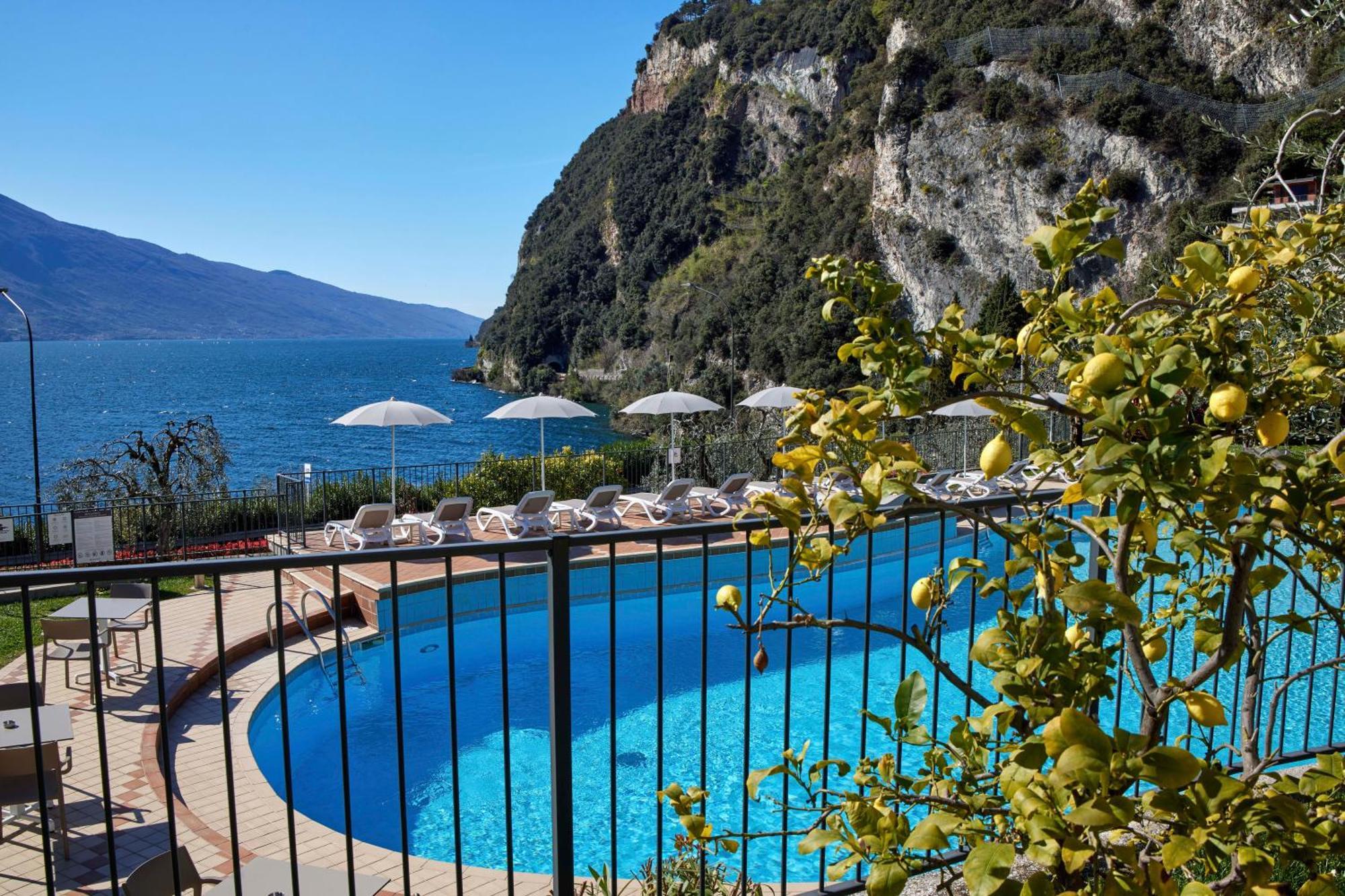 Hotel Atilius - Adults Only Limone sul Garda Dış mekan fotoğraf